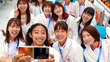 Samsung Paris 2024 Açılış Merasiminde atletlerle hayranlarını yakınlaştıran canlı yayınları Galaxy S24 Ultra’nın gücüyle destekledi