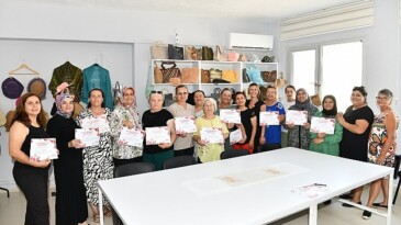 Sasalı’da Bayanların El Emeği Eserleri Standa Çıktı