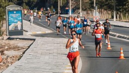 Sedoxy Sports Events tertibiyle gerçekleşecek olan Memleketler arası Ayvalık Kurtuluş Yarı Maratonu, 14 Eylül Cumartesi günü yerli ve yabancı 1000 atletin iştirakiyle koşulacak.