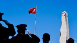 Seferihisar’da 30 Ağustos Zafer Bayramı kutlamaları saat 10.00’da çelenk merasimiyle başladı.