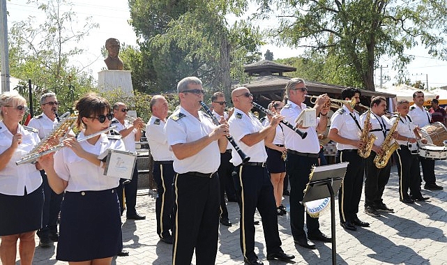 Seferihisar’da Cet Ekmeği ve Armola Pazarı coşkusu