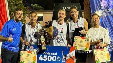 Sokak basketbolu rekabeti dostluk içinde tamamlandı İzmir Cup’a 93’üncü İEF’te mükemmel final