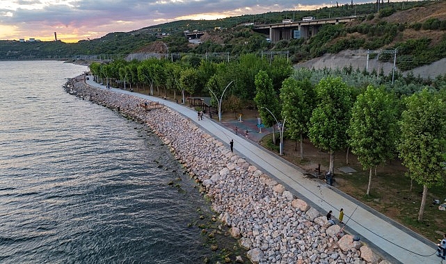 Tavşancıl Kıyı Parkı gündüz öteki gece öbür hoş