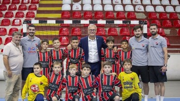 THF Başkanı Uğur Kılıç, Mini Küçük Türkiye Hentbol Şampiyonası’nda Oyuncular ile Buluştu