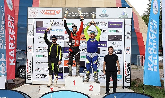 Türkiye Üstün Enduro Şampiyonası’nın 3. ayağı Kartepe’de gerçekleştirildi. Şampiyona da dereceye girenler kupalarını aldılar