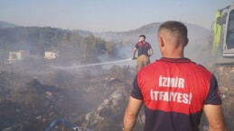 Urla’da çıkan yangına müdahale sürüyor