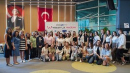 Womentum Programı, Bayan Öğrencilere Meslek Seyahatlerinde Dayanak Olmaya Devam Ediyor