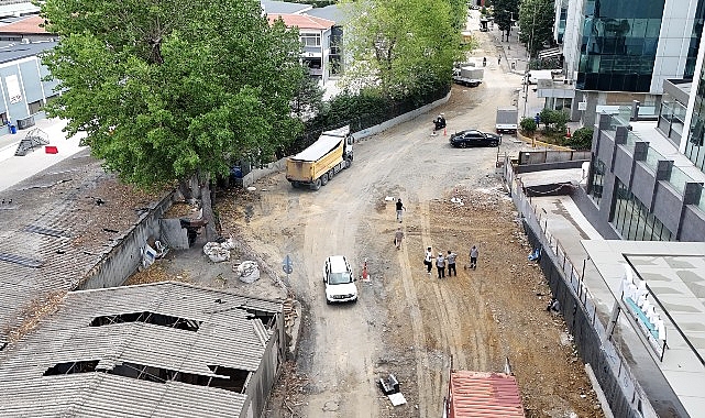 Zeytinburnu’nda Sokak ve Yol Yenileme Çalışmaları Devam Ediyor