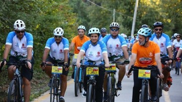 4. Kocaeli Turizm ve Bisiklet Şenliği başladı; 3 ülke ve 25 kentten 350 bisikletçi