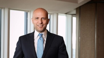 Akbank’tan KOBİ’lere Büyük Kolaylık: Şubeye Gitmeden Ticari Kredi Limit Transferi Artık Akbank Mobil’de