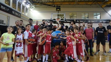 Anadolu Efes Spor Kulübü ile Corendon Airlines ortasındaki sponsorluk muahedesi yenilendi