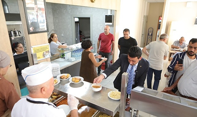 Bayraklı’da üçüncü kent lokantası açıldı