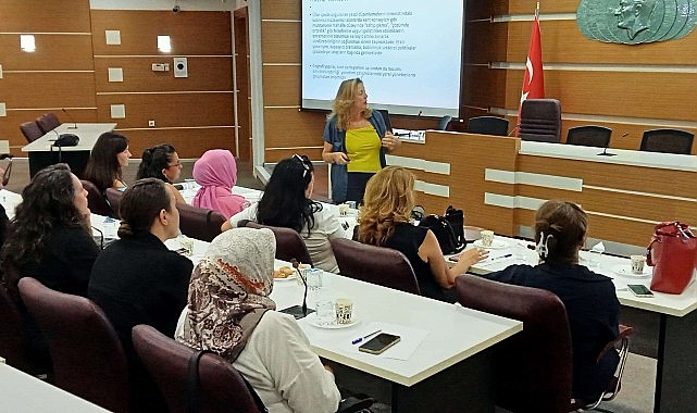 Bornova’da bayan muhtarlara İklim Adaleti Eğitimi