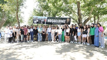 Burhaniye Belediyesi’nden üniversitelilere burs takviyesi.