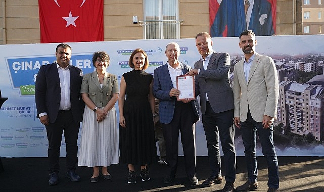 Çınar Konutlar Sakinlerinin Tapu Sevinci