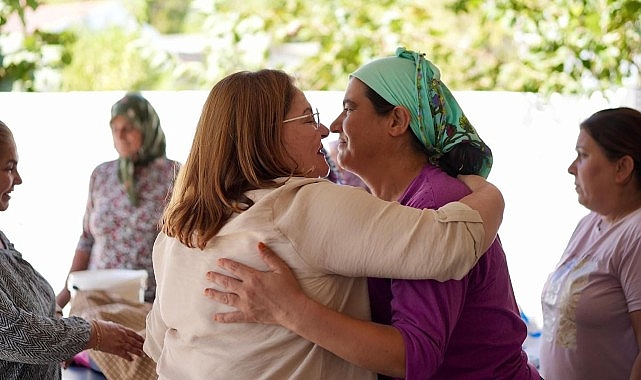 Didim Belediye Başkanı Hatice Gençay, Didim Belediyesi tarafından Batıköy Mahallesi’nde sürdürülen çalışmaları yerinde inceledi.