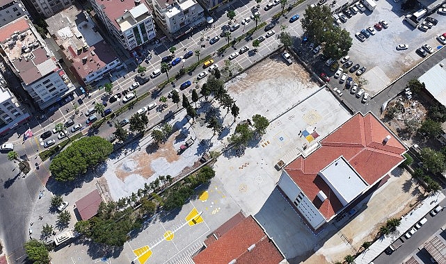 Didim Belediyesi tarafından ilçede bulunan Atatürk İlkokulu’nun bahçesine yapılan oyun parkının çalışmaları tüm süratiyle sürüyor.