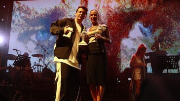 Efes Selçuk kurtuluşunun 102. yılında Norm Nadir ile parladı