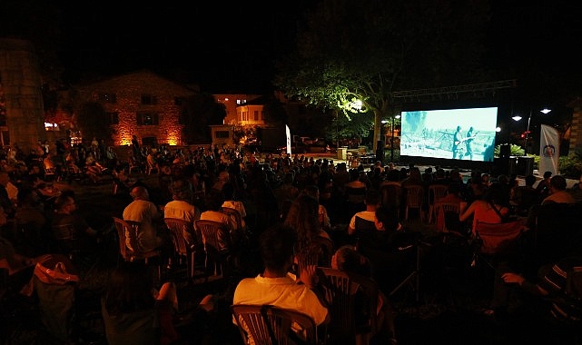 Efes Selçuklular “Atatürk” ile duygulandı