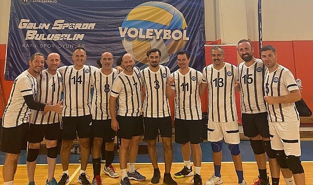 EÜ Voleybol Kadrosu Kamu Spor Oyunları 2024 turnuvasında yarı finale yükseldi