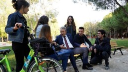 Geniş toplumsal imkânları, spor tesisleri, sanatsal faaliyetleri ile üniversite hayatına renk katıyor