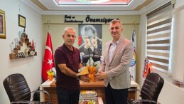 Gölcük Belediye Başkanı Ali Yıldırım Sezer, Ahilik Haftası kapsamında Gölcük Esnaf ve Sanatkârlar Odası’nı ziyaret etti.