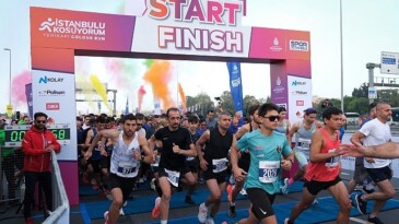 İBB Spor İstanbul’un düzenlediği İstanbul’u Koşuyorum Avrupa etabı nedeniyle Pazar günü tarihi yarımadada kimi yollar trafiğe kapatılacak.