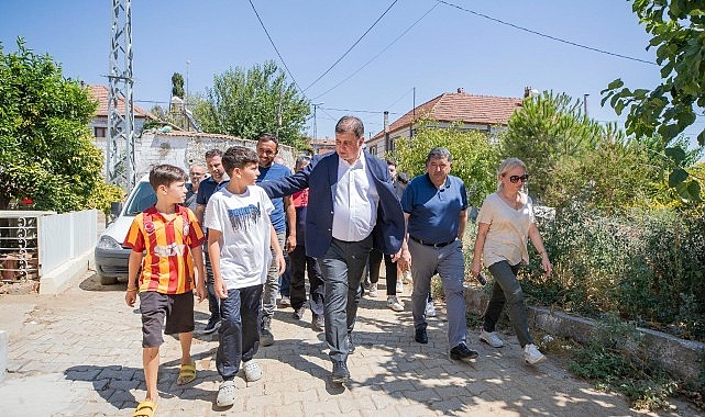 İzmir Büyükşehir’den yangın mağduru öğrencilere kırtasiye dayanağı