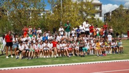Karşıyakalı çocuklar atletizm şenliğinde buluştu