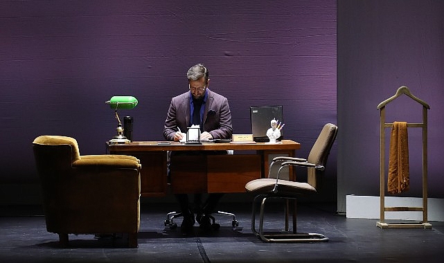 Kent Tiyatroları sahnelediği 6 oyunuyla seyircisiyle buluştu.