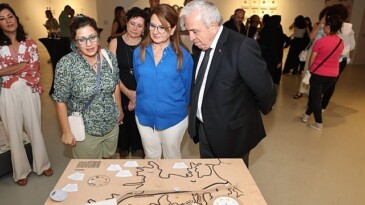 “Kısa Bir Komşuluk” yapıtları bu stantta