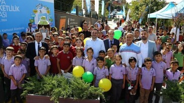 Kocaeli’de okul sokakları hem inançlı hem sevinçli