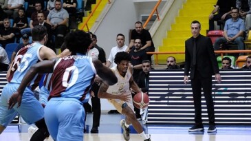 Konya Büyükşehir Belediyespor’un Tepe Yürüyüşü Sürüyor