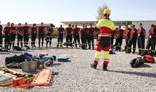 Konya Büyükşehir İtfaiyesi KKTC’de Vazifeli İtfaiye İşçilerine Eğitim Verdi