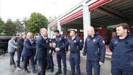 Lider Alper Taban’dan İtfaiye Çalışanı Ve Huzur Konutu Sakinlerine Ziyaret