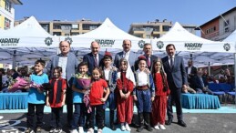 Lider Altay Yeni Eğitim-Öğretim Yılının Birinci Gününde Öğrencilerin Heyecanına Ortak Oldu