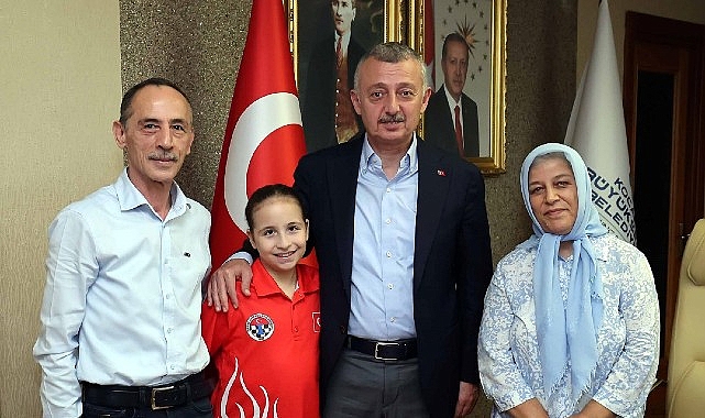 Lider Büyükakın genç şampiyonla buluştu