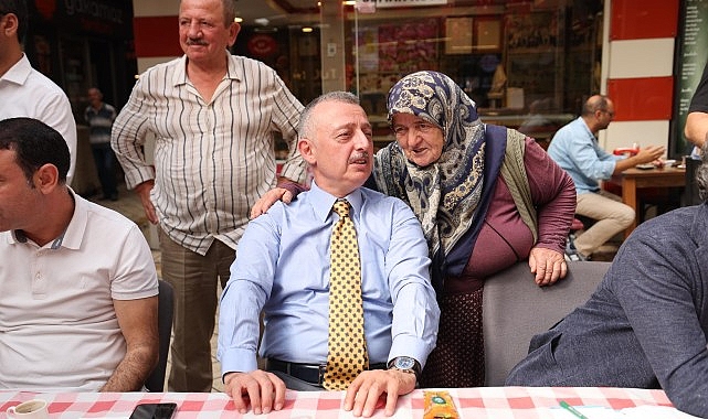 Lider Büyükakın, her adımı esnafla paylaşıyor