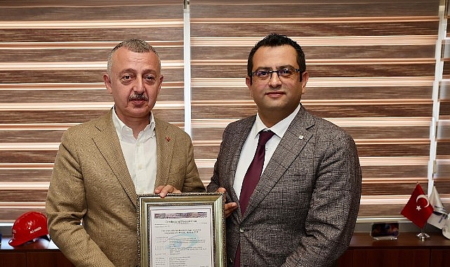 Lider Büyükakın, İnşaat Mühendislerine konuk oldu; Dirençli kent Kocaeli ve kentsel dönüşüm görüşüldü