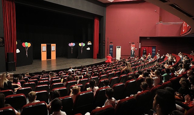 Lider Çerçioğlu Çocukları Tiyatro ile Buluşturdu