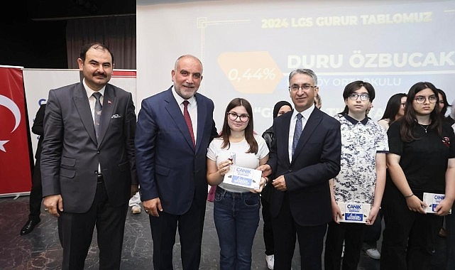 Lider İbrahim Sandıkçı: “YKS ve LGS’de derece elde eden tüm öğrencilerimizi ikramlarıyla buluşturduk”