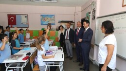 Lider Önal’dan öğrencilere sürpriz ziyaret