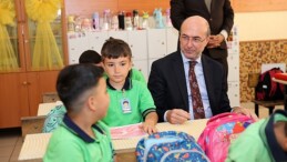 Lider Pekyatırmacı, yeni eğitim yılının birinci gününde öğrencileri ziyaret etti.