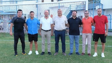 Lider Topaloğlu’ndan futbolculara yemek