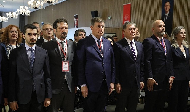 Lider Tugay Birinci Basamak ve Gözetici Sıhhat Hizmetleri Çalıştayı’na katıldı “İzmirlilere fiyatsız HPV aşısı ve üreme sıhhati hizmeti “