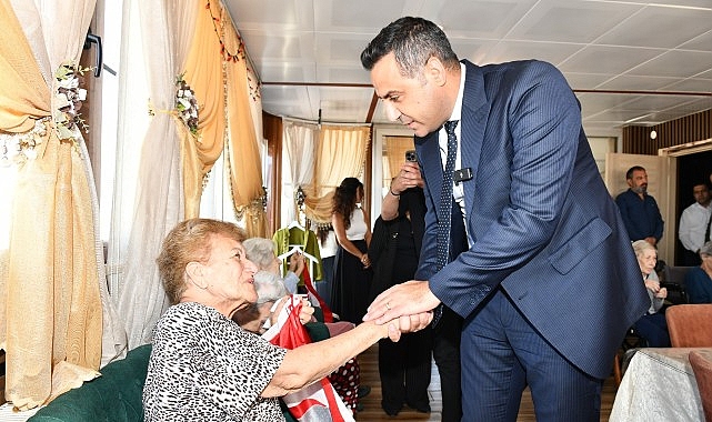 Lider Yıldız Bilgelik Dolu Çınarlarla bir ortaya geldi
