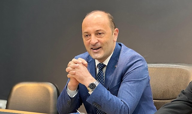 Lider Yıldız, üniversite öğrencileri ile bir ortaya geldi.