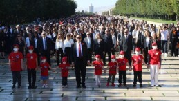 LÖSEV’den Büyük Anıtkabir Buluşması Türkiye’nin Dört Bir Yanından 40 Bin Kişi Ata’sının Huzurunda