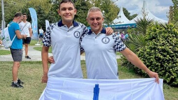 Manş Denizi’ni geçen birinci Türk otizmli yüzücü olacak İzmirli Tuna gözünü Manş’a dikti