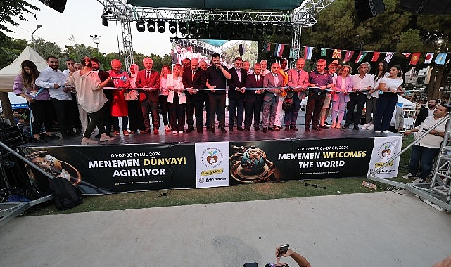 Menemen’in Milletlerarası Şenliğine Görkemli Açılış